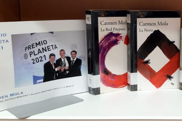 Испанская писательница Кармен Мола оказалась тремя мужчинами, скрывавшимися под псевдонимом