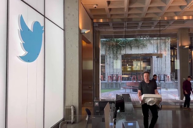 «Пташка на волі»: Ілон Маск купив Twitter та звільнив колишніх топ-менеджерів