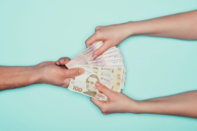 «Укрпошта» виплачує українцям по 2200 грн: як отримати
