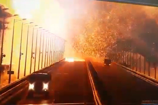 Вибух на Кримському мосту: в рф заявили про загибель трьох людей (фото)
