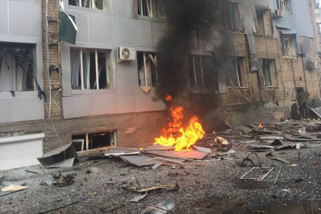 У Мелітополі вибухнула автівка біля відділення російського фсб (фото, відео)