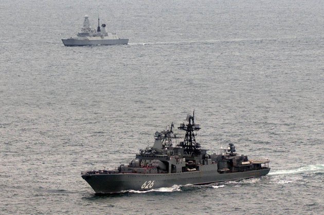 Велика Британія вперше перехопила російський військовий корабель за наказом НАТО