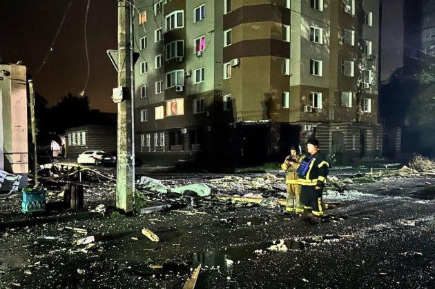 Внаслідок атаки на енергообʼєкти аварійні відключення світла застосовані у Києві та дев’яти областях 