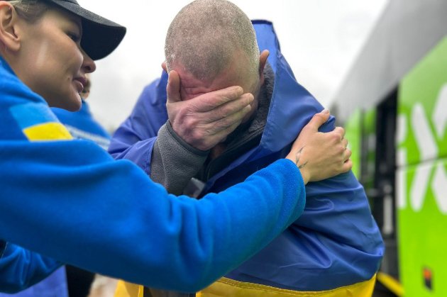 2 жовтня відбувся обмін полоненими — додому повертаються 205 українців (фото)