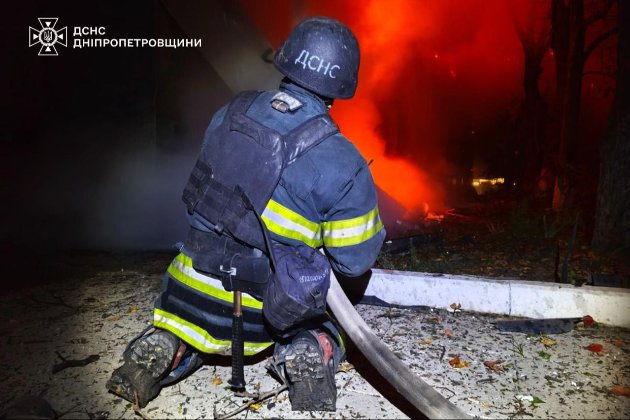 В ніч на 15 жовтня Дніпропетровщину масовано атакували російські дрони: пошкоджені об'єкти енергетики