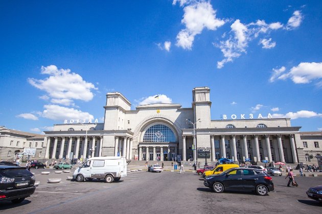 росія вдарила по цивільному електропотягу в Дніпрі: 13 загиблих