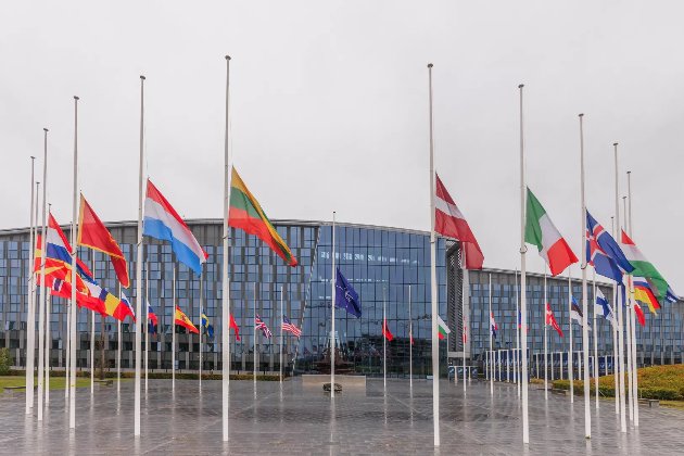 Більше допомоги Україні у відповідь на атаки рф: командувач НАТО звернувся до Європи