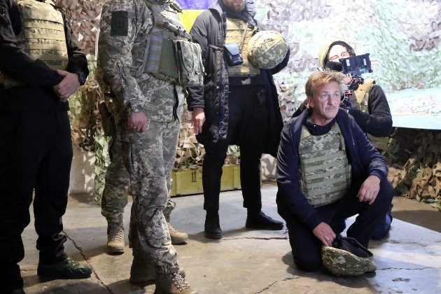 Шон Пенн зустрівся з бійцями ООС та хоче зняти фільм про Україну (фото)