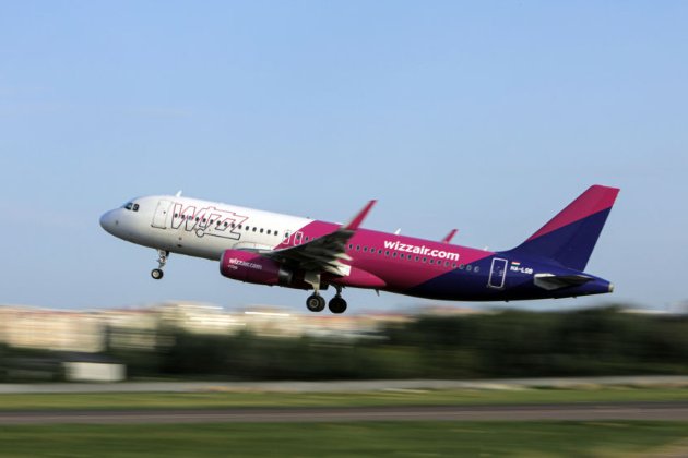 Wizz Air планує найняти в Україні 140 бортпровідників