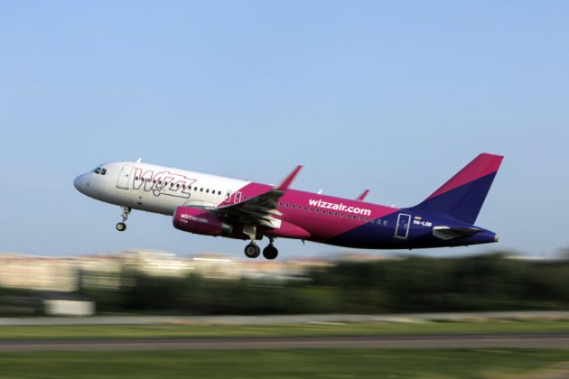 Wizz Air планирует нанять в Украине 140 бортпроводников