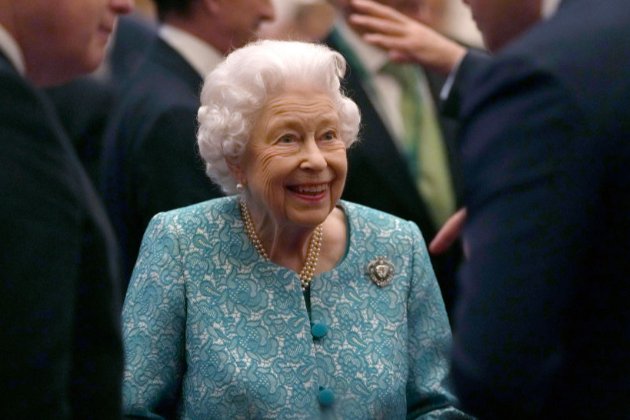 Елизавета II отменила участие в церемонии в Лондоне из-за травмы спины
