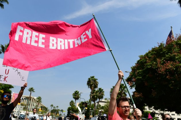 Суд Лос-Анджелеса остаточно звільнив Брітні Спірс від опіки батька
