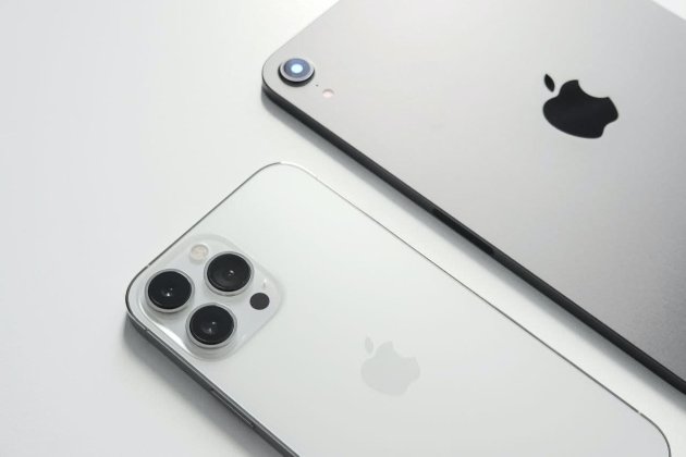 Компанія Apple виробляє вдвічі менше iPad, щоб вистачило мікрочипів для iPhone 13