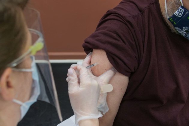 Майже 8 млн українців повністю вакцинувалися проти коронавірусу — МОЗ