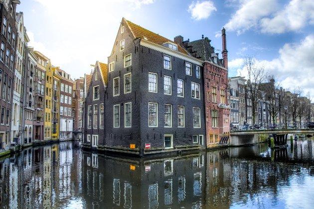 У Амстердамі не будуватимуть нові готелі і посилять правила оренди для туристів. В чому причина?