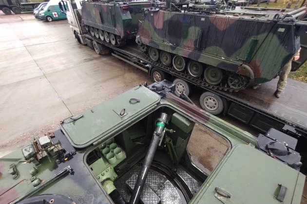 Оснащені мінометами литовські бронетранспортери М113 прибули в Україну