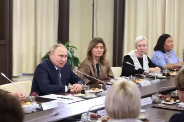 Зустріч путіна з матерями військових виявилась черговим фейком кремля (фото)