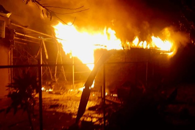 Нічний обстріл Нікополя: поранені дві жінки, пошкоджені понад 40 будинків (фото)