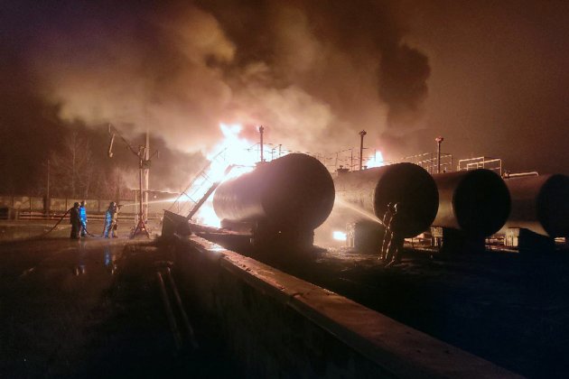 ЗСУ вночі уразили нафтобазу у Макіївці (фото, відео)