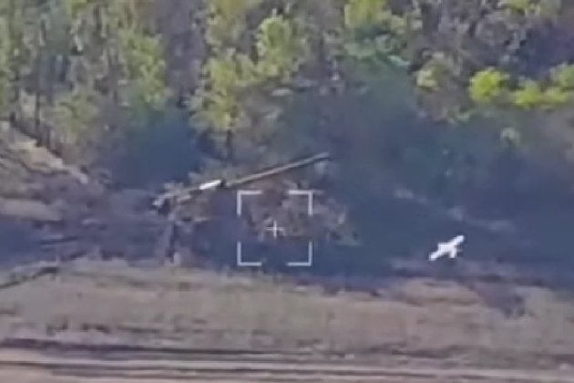СБУ показала нову добірку ударів дронами-камікадзе по ворожій техніці (відео)
