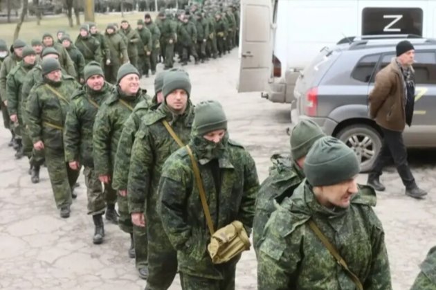У Криму група мобілізованих росіян до смерті забила полковника — ГУР