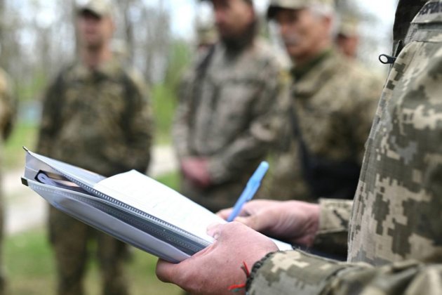 Верховній Раді пропонують розформувати ТЦК, а воєнкомів відправити на фронт