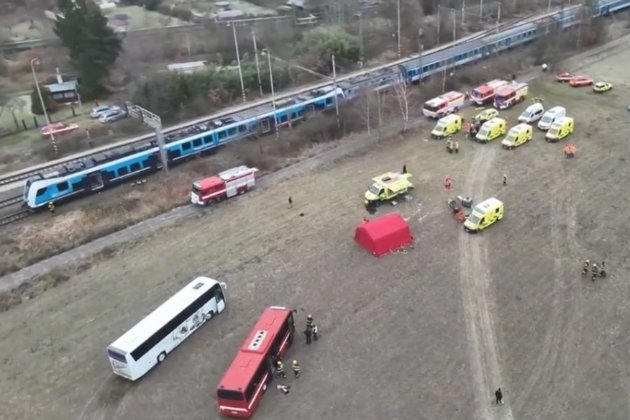 У Чехії зіткнулися два поїзди — постраждало більше 50 людей (фото)