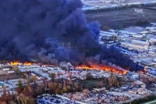 У США після злету розбився вантажний літак: є загиблі та поранені (відео)