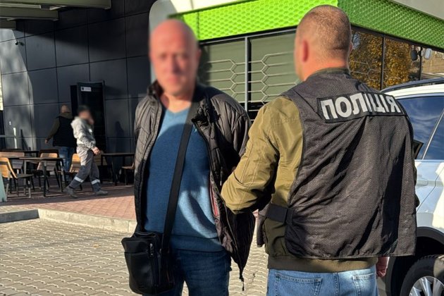 В Одесі ділок обіцяв за $5500 влаштувати чоловіка до СБУ для уникнення мобілізації