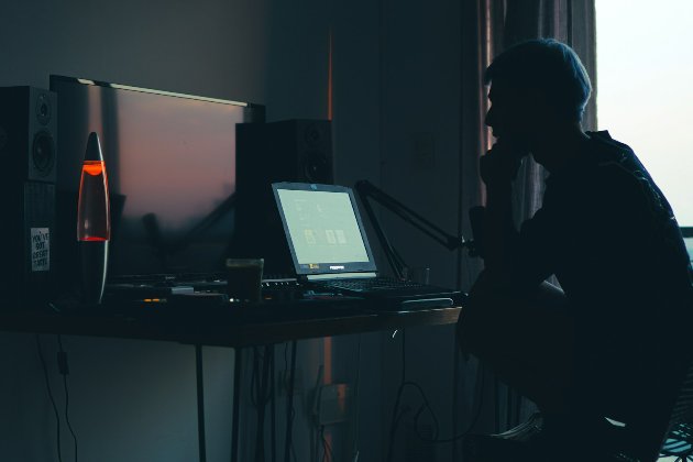 Кембриджський словник оголосив слово 2025 року — воно описує нездорові стосунки із знаменитостями і ШІ