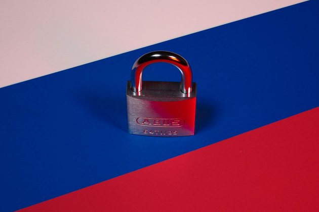 Зеленський запровадив санкції проти колишнього голови Конституційного суду Тупицького та російських видавництв