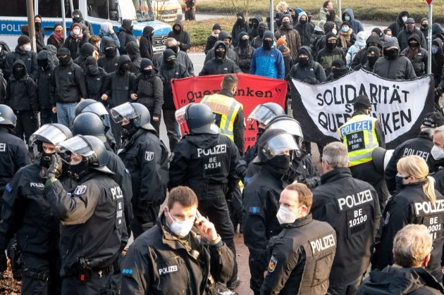 Німецька поліція розігнала заборонену демонстрацію противників жорсткого карантину