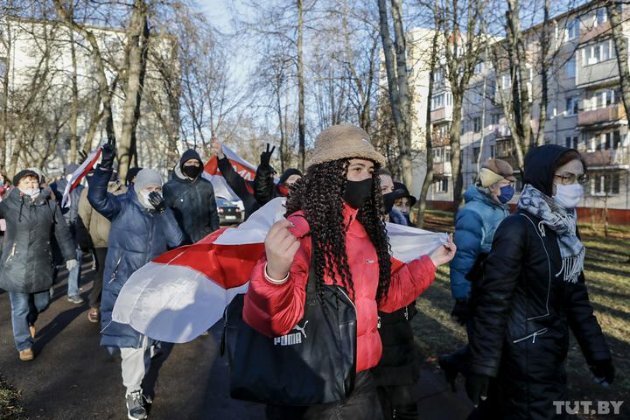 «У Новий рік без диктатури!». У містах Білорусі пройшов «Марш свободи», 170 затриманих 