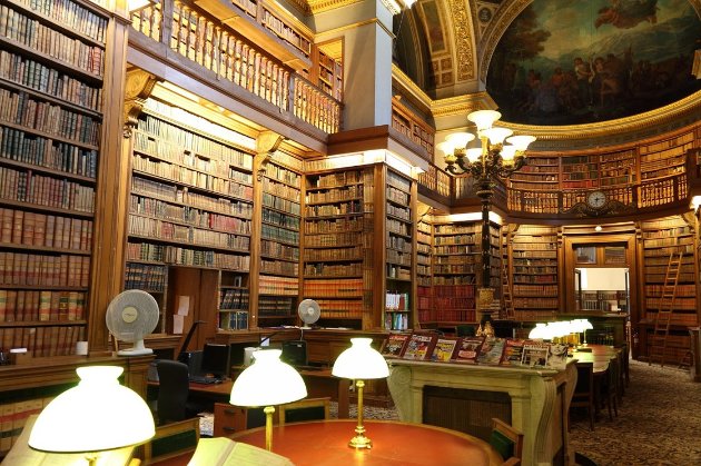 Японські бібліотеки стерилізують книги за допомогою ультрафіолету та очищають сторінки від пилу