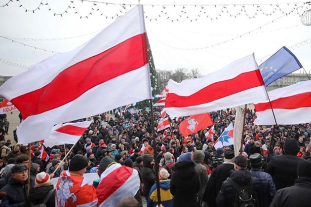 Лукашенко vs народ. У Білорусі люди вийшли на марші проти режиму «президента»