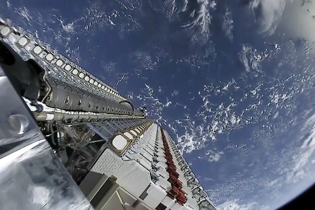 Маск вішає на супутники «козирки», аби ті не заважали астрономам