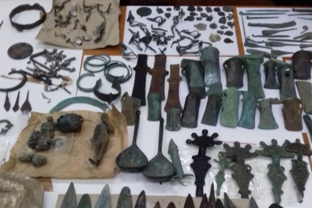 У Сербії чоловік намагався провезти контрабандою археологічну колекцію з України 