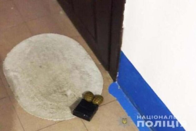 Шабунін наголосив, що його мамі підклали вибухівку під двері, щоб залякати його 
