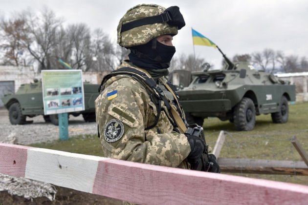 Боевик «ЛНР» под наркотиками пришел к украинским позициям