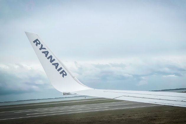 Польща опублікувала запис розмови мінського диспетчера та пілота літака Ryanair: третя особа давала вказівки (відео)