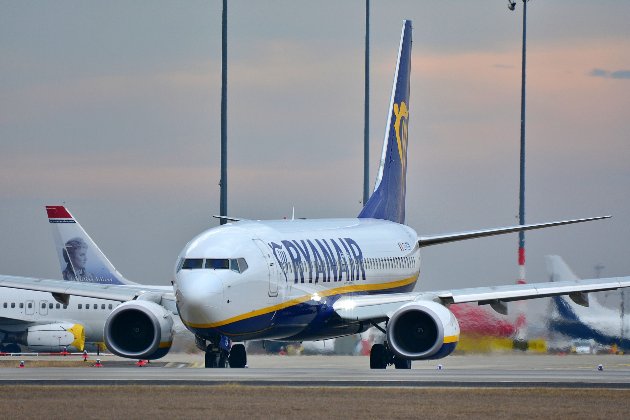 Ryanair тимчасово скасувала 17 рейсів з України — список