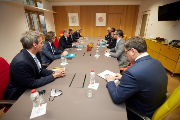 Зеленський провів переговори з президентом Франції та новим канцлером Німеччини. Про що говорили