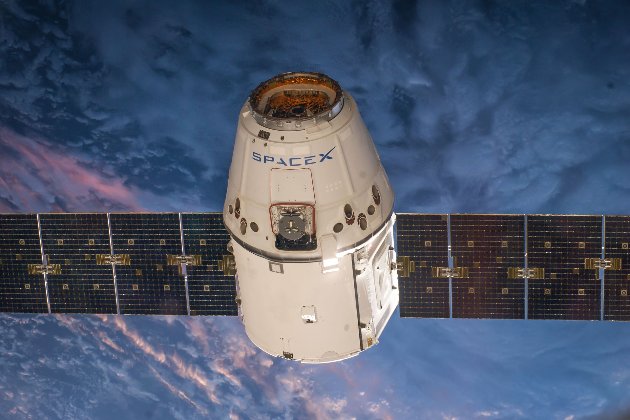 Політ перших туристів у космос на кораблі SpaceX до МКС запланований на кінець лютого 2022 року (фото)