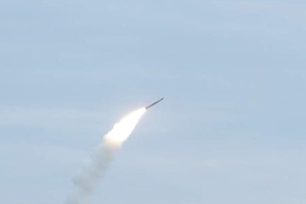 Росіяни завдали ракетного удару по одному з районів Харкова (оновлено)