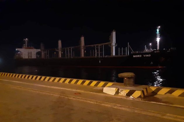 «Зерно з України»: перше судно із гуманітарним вантажем пшениці прибуло до Ефіопії 