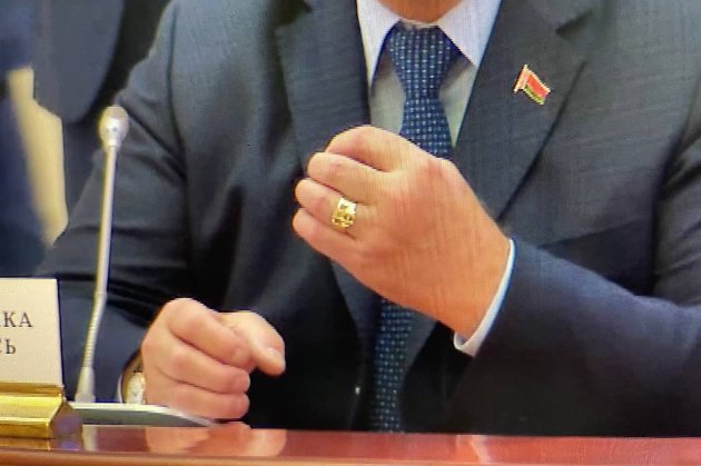 Братство перснів СНД. Путін подарував каблучки учасникам неформального саміту (фото)