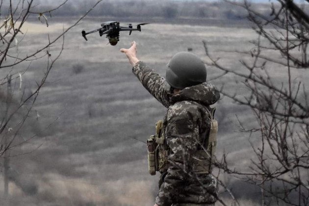 Україна вночі атакувала російські військові об'єкти у кількох областях — ЗМІ