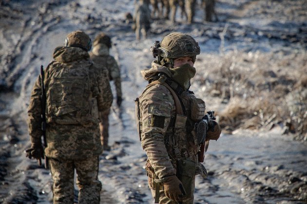 В Україні падає довіра до влади, авторитет ЗСУ — незмінний (інфографіка)