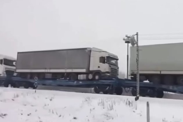 Перевезення вантажівок залізницею: Україна та Польща узгодили усі питання
