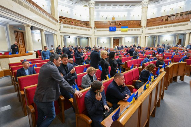 Арахамія: багато депутатів хочуть скласти мандати, але їх не пускають